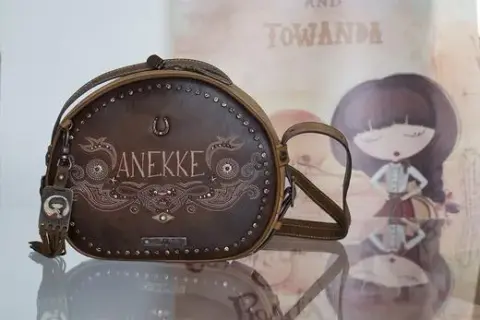 Anekke: Co to za firma? Poznaj hiszpańską markę z duszą i wegańskie torebki!