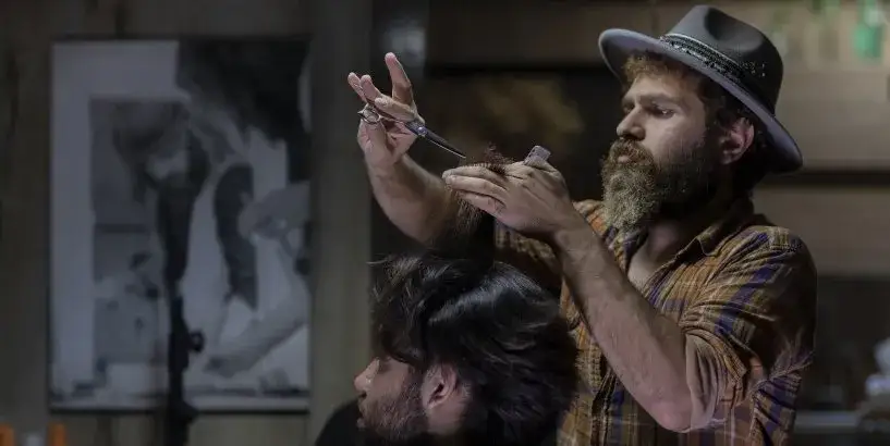 barber na etacie vs własny salon